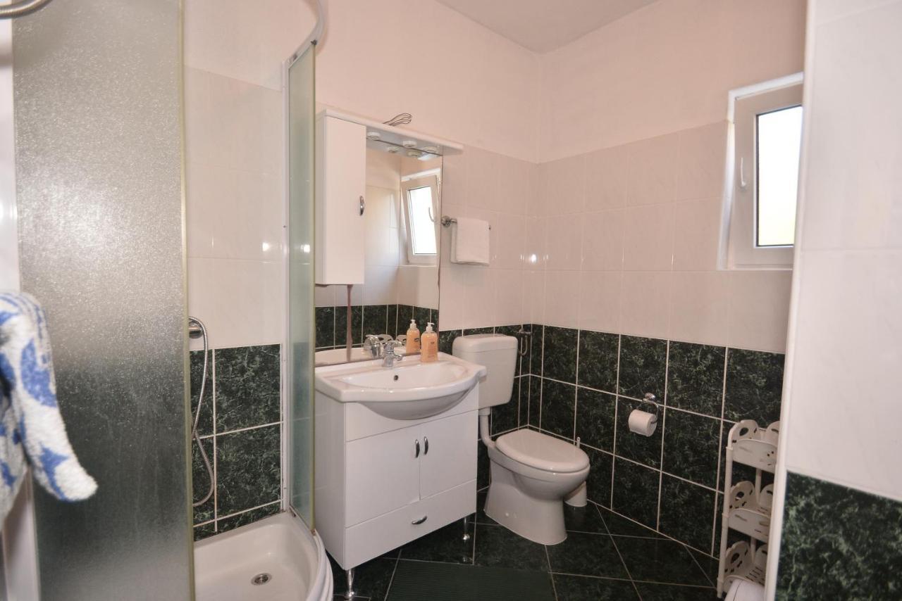Apartments By The Sea Suhi Potok, Omis - 14555 Jesenice  Εξωτερικό φωτογραφία