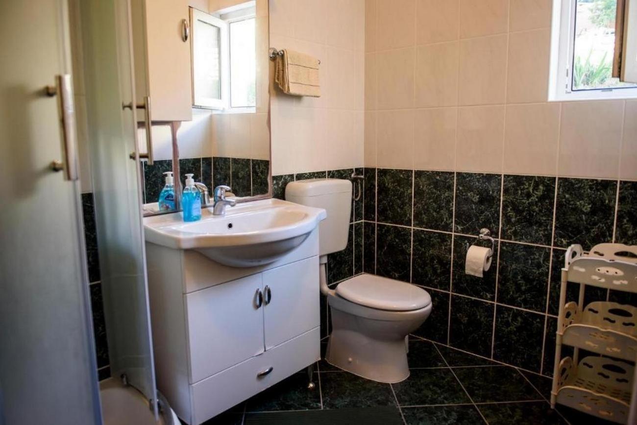 Apartments By The Sea Suhi Potok, Omis - 14555 Jesenice  Δωμάτιο φωτογραφία
