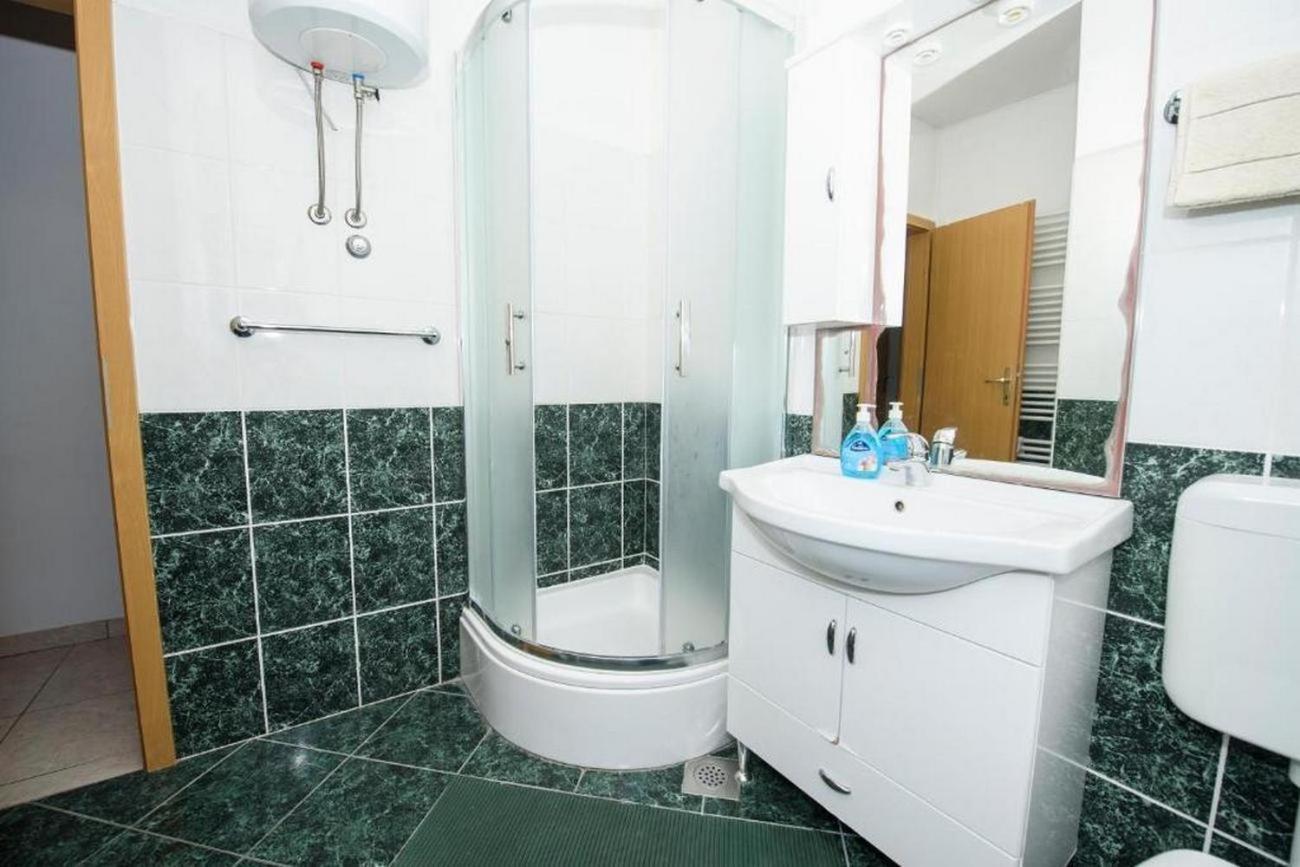 Apartments By The Sea Suhi Potok, Omis - 14555 Jesenice  Δωμάτιο φωτογραφία