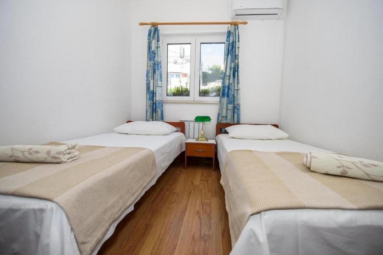 Apartments By The Sea Suhi Potok, Omis - 14555 Jesenice  Δωμάτιο φωτογραφία
